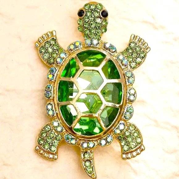 Turtle Brooch Green Rhinestone Pin Stylish Sea Sparkle Glam glass Tortoise NEW - Picture 1 of 3